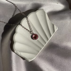 belle pendant
